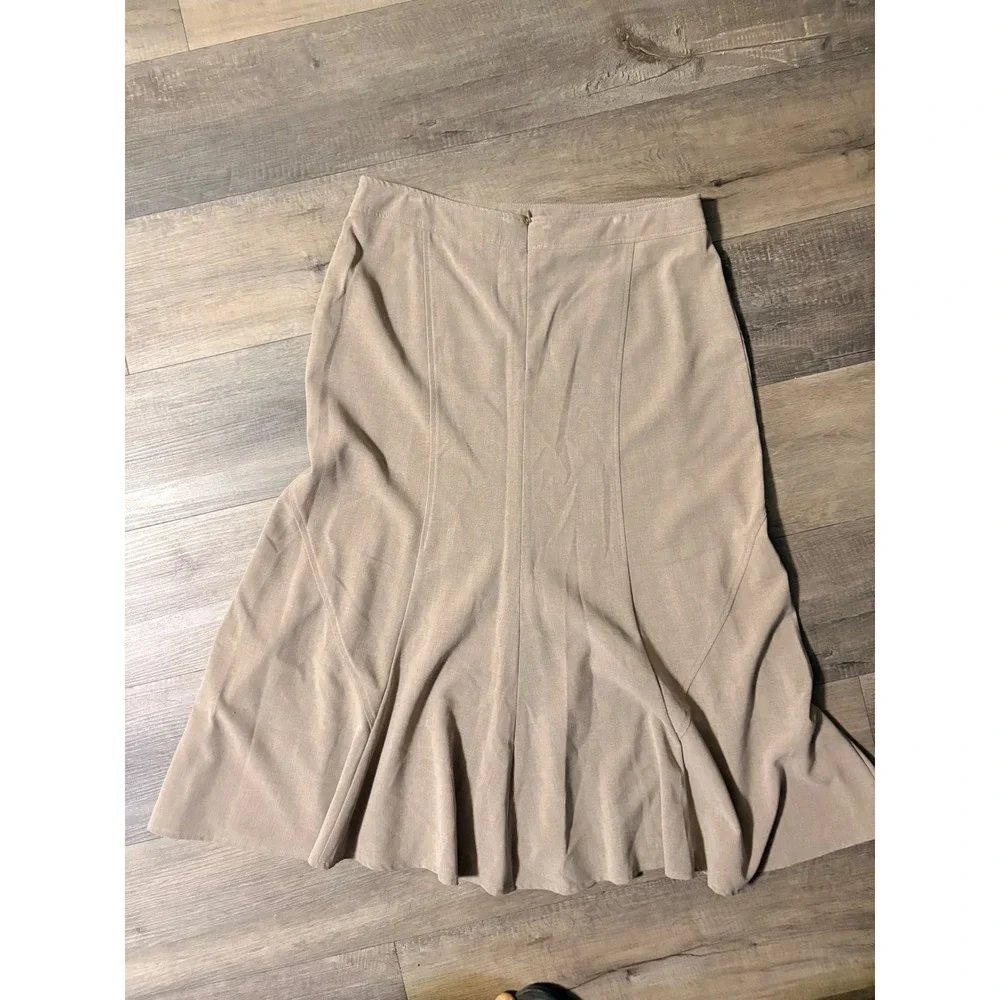 Dressbarn Womens Taupe Tan Mermaid Midi Skirt Size 10 Stretch Panel Flare 22075
